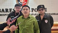 Ketum BKN, Gus Rofii Mukhlis (tengah), Gus Irfan Wesi dan Sandy Tumiwa saat di Mabes Polri.
