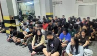 Kedutaan Besar RI (KBRI) Phnom Penh mendampingi 107 WNI yang ditangkap oleh Kepolisian Kamboja terkait kasus penipuan daring (online scam) di Phnom Penh, Kamboja. Foto: Dokumen KBRI Phnom Penh