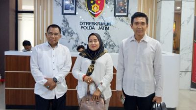 Bambang Wahyu Widodo, S.H, M.H, Yunita Panca Rosalina, S.H, S.Sos dan Aswin Amirullah, S.H, M.H, tim pengacara Mariyatul Qibtiyah