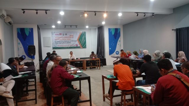 Workshop yang diadakan oleh Social Transformation and Public Awareness Center (STAPA Center) tentang Identifikasi Potensi Lokal desa, yang merupakan bagian dari Program Development Efficient Food Agriculture (DEFA), bertempat di Green Hotel & Resort Pracimantoro Wonogiri (6/3/26).