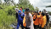 Proses Evakuasi oleh Tim Gabungan korban tenggelam di Lamongan, Sabtu (4/4/2026).