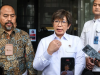 Wakil Kepala Badan Gizi Nasional Agustina Arumsari (tengah) dan Deputi Bidang Pencegahan dan Monitoring KPK Aminudin (kiri) menyampaikan keterangan usai melakukan audiensi di Gedung Merah Putih KPK, Jakarta, Selasa (7/7/2026). ANTARA FOTO/Reno Esnir/sth/tom.