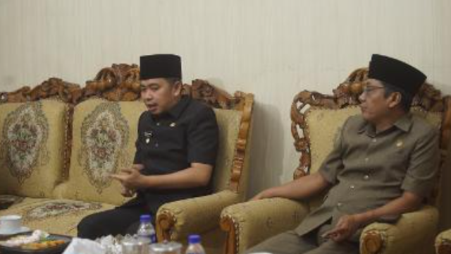 Bupati Jember Muhammad Fawait dan Ketua DPRD Jember Ahmad Halim
