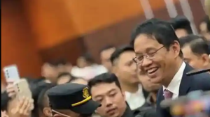 Mantan Menteri Keuangan Purbaya Yudhi Sadewa usai acara serah terima jabatan (Sertijab) kepada Menteri Keuangan RI, Suahasil Nazara.